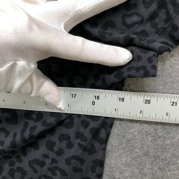 Nike Leopard Print Tee Womens S Black Swoosh Logo Short Sleeve Activewear Cotton - Picture 6 of 9